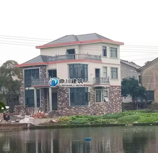 一套別墅，兩種布局設(shè)計(jì)，三層簡(jiǎn)歐風(fēng)格的別墅設(shè)計(jì)圖，造價(jià)只要28萬，建好驚艷鄰里鄉(xiāng)親