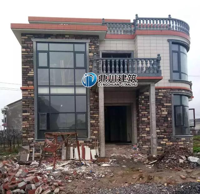 一套別墅，兩種布局設(shè)計(jì)，三層簡(jiǎn)歐風(fēng)格的別墅設(shè)計(jì)圖，造價(jià)只要28萬，建好驚艷鄰里鄉(xiāng)親