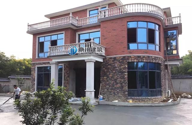 一套別墅，兩種布局設(shè)計(jì)，三層簡(jiǎn)歐風(fēng)格的別墅設(shè)計(jì)圖，造價(jià)只要28萬，建好驚艷鄰里鄉(xiāng)親