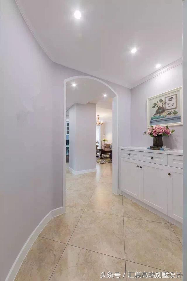 這樣小清新的別墅裝修，奢華大氣不浮夸，這種簡約歐式風你喜歡嗎？