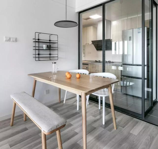 曬新家：這套93㎡新房，簡約原木設計，不渲染，不堆砌，10W搞定真的是太劃算了！