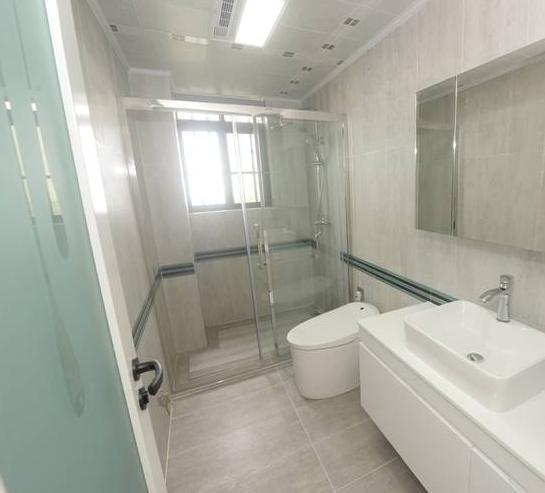 130平米房子簡約風格裝修，黑白灰色調搭配還是那么經(jīng)典