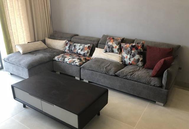 130平米房子簡約風格裝修，黑白灰色調搭配還是那么經(jīng)典