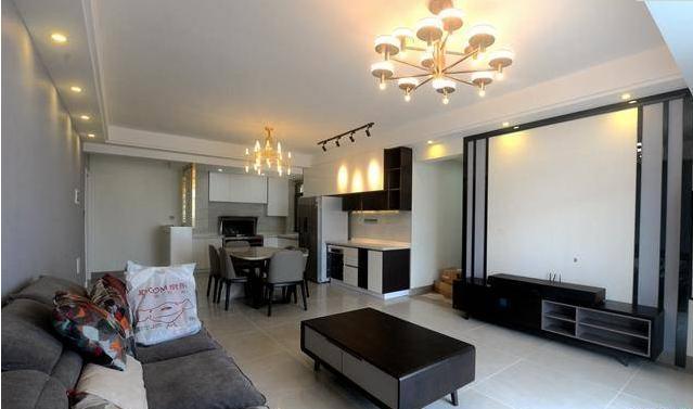 130平米房子簡約風格裝修，黑白灰色調搭配還是那么經(jīng)典