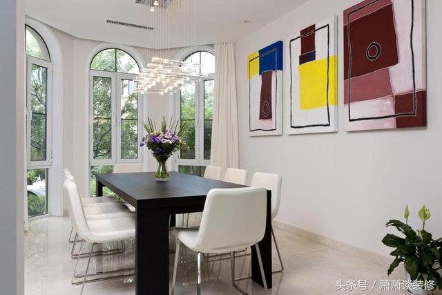 270平方米現(xiàn)代風(fēng)格別墅，簡潔舒適的奢華豪宅。