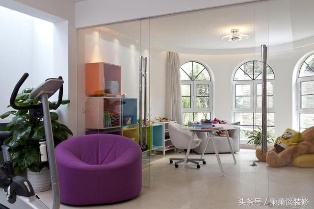 270平方米現(xiàn)代風(fēng)格別墅，簡潔舒適的奢華豪宅。