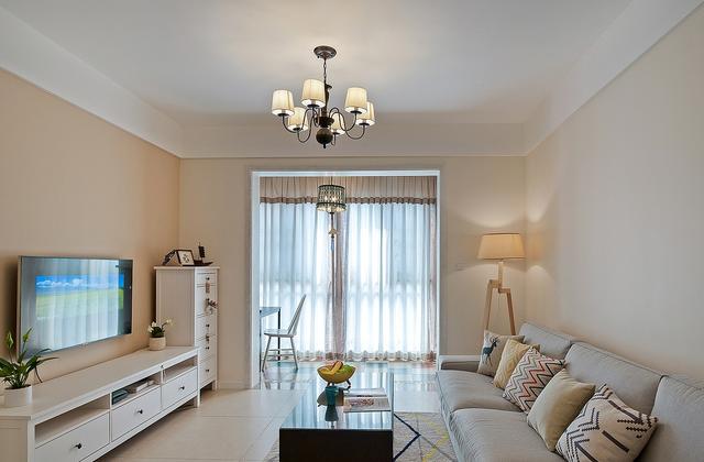 90㎡的三居室，普普通通的裝修風格，但是很溫馨。