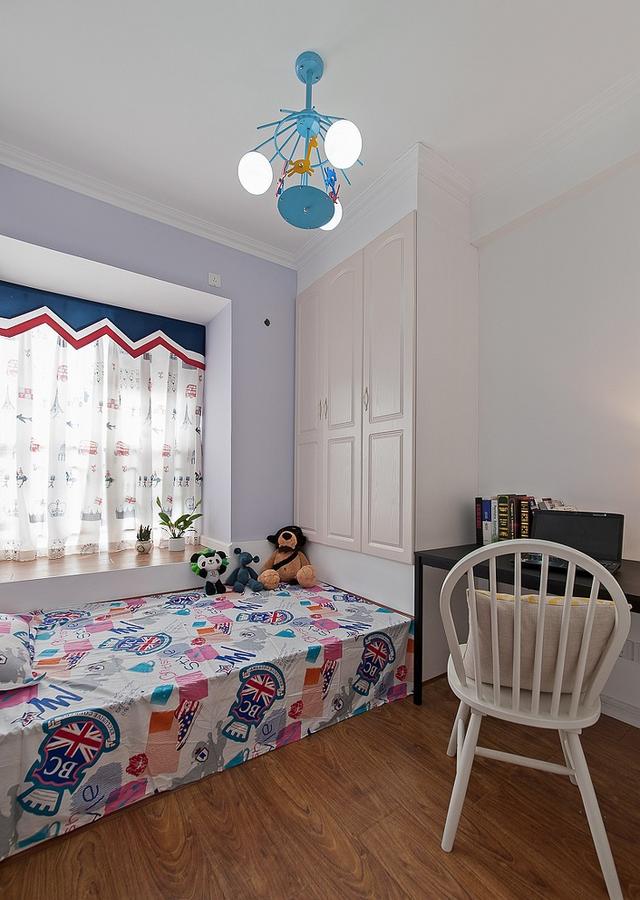 90㎡的三居室，普普通通的裝修風格，但是很溫馨。