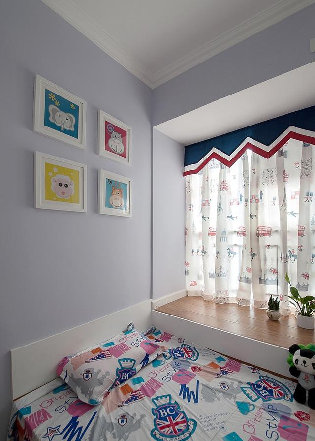 90㎡的三居室，普普通通的裝修風格，但是很溫馨。