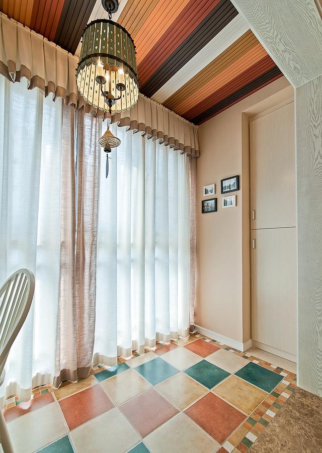 90㎡的三居室，普普通通的裝修風格，但是很溫馨。