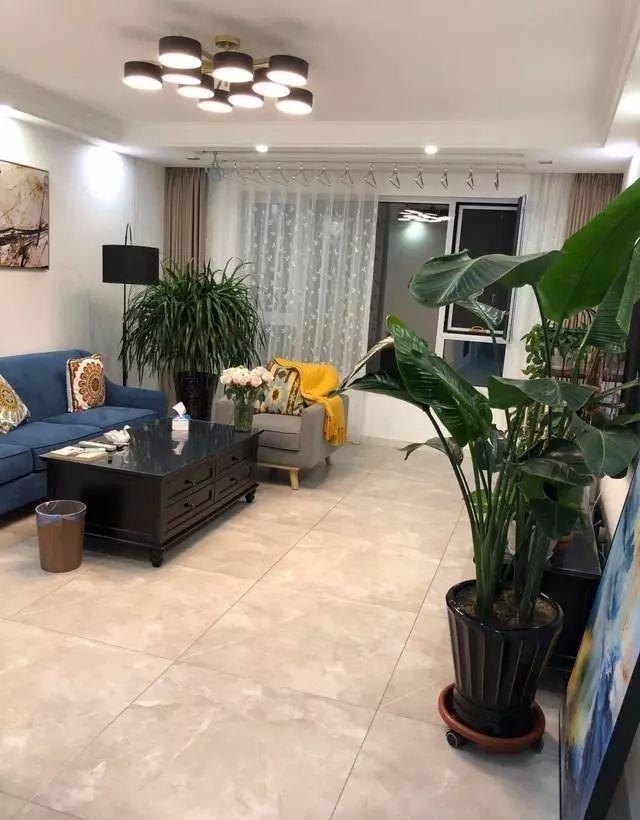 偏美式風(fēng)格裝修，裝修4個多月，最滿意客廳裝修，榻榻米美觀又實(shí)用