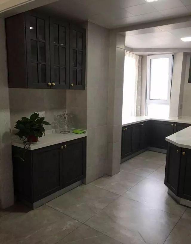 偏美式風(fēng)格裝修，裝修4個多月，最滿意客廳裝修，榻榻米美觀又實(shí)用