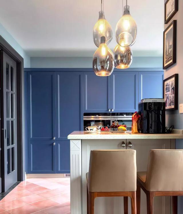 290平復(fù)式別墅實(shí)景設(shè)計(jì)：世界之遠(yuǎn)，其實(shí)不過是晝夜、廚房與愛