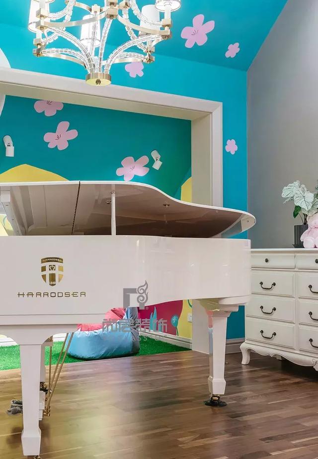 290平復(fù)式別墅實(shí)景設(shè)計(jì)：世界之遠(yuǎn)，其實(shí)不過是晝夜、廚房與愛