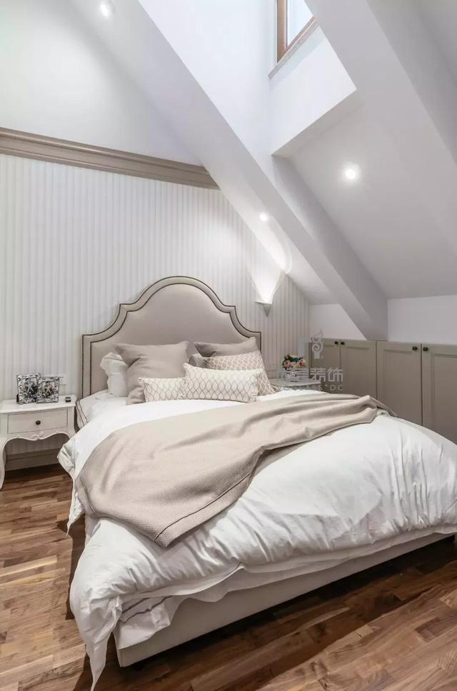 290平復(fù)式別墅實(shí)景設(shè)計(jì)：世界之遠(yuǎn)，其實(shí)不過是晝夜、廚房與愛