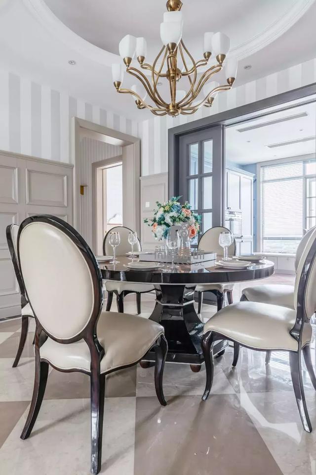 290平復(fù)式別墅實(shí)景設(shè)計(jì)：世界之遠(yuǎn)，其實(shí)不過是晝夜、廚房與愛