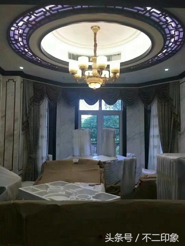 花了102W全包裝修的豪華別墅，大理石做的客廳電視墻特別喜歡，忍不住曬一曬！