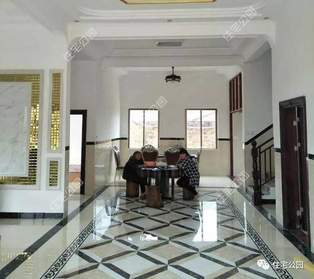 曬家丨回鄉(xiāng)蓋別墅，80歲母親全程監(jiān)工，60萬建成引來全鄉(xiāng)觀摩！