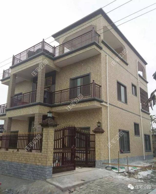 曬家丨回鄉(xiāng)蓋別墅，80歲母親全程監(jiān)工，60萬建成引來全鄉(xiāng)觀摩！