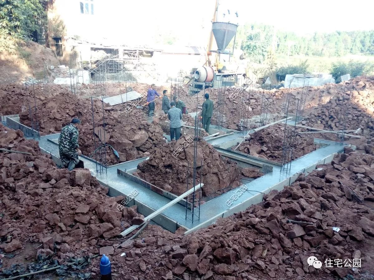 最走心的包工頭，力勸房主把筏基改成條基，省了一半的基礎(chǔ)錢(qián)！