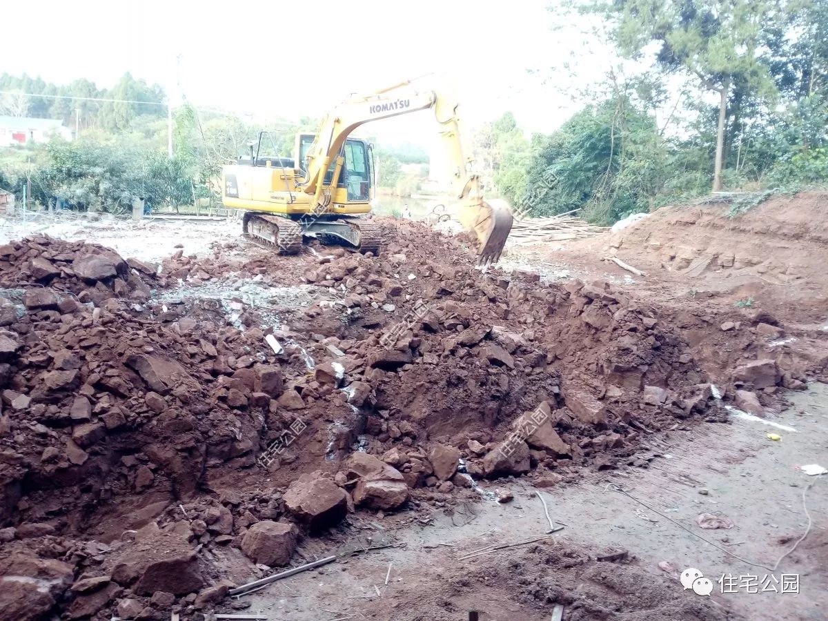 最走心的包工頭，力勸房主把筏基改成條基，省了一半的基礎(chǔ)錢(qián)！