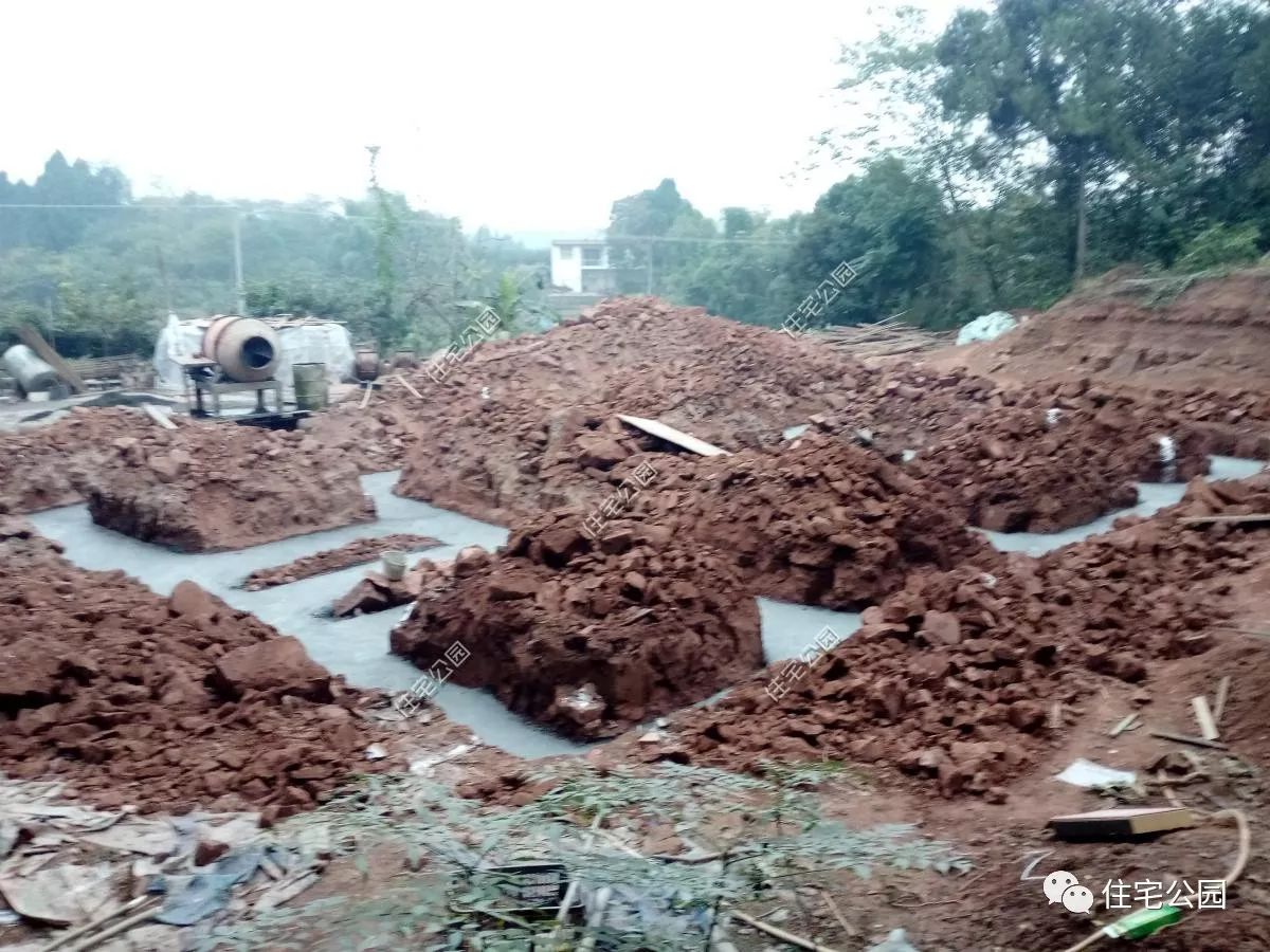 最走心的包工頭，力勸房主把筏基改成條基，省了一半的基礎(chǔ)錢(qián)！