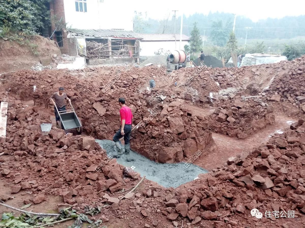 最走心的包工頭，力勸房主把筏基改成條基，省了一半的基礎(chǔ)錢(qián)！