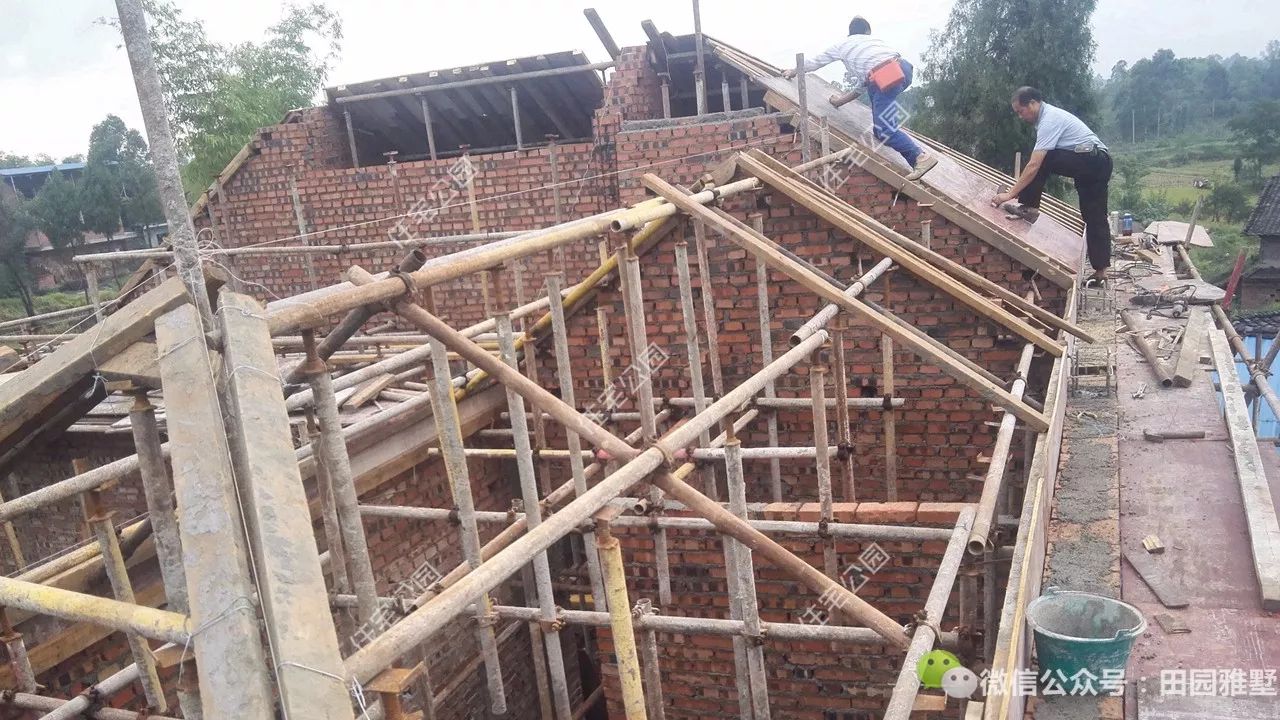 明星戶型神還原，37萬不僅路修好房建成，還把裝修化糞池也搞定了？丨施工隊(duì)作品展