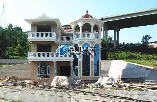 5套農(nóng)村小別墅效果圖和實(shí)拍圖的對(duì)比，第1套100%還原效果圖，第3套造價(jià)才25萬(wàn)