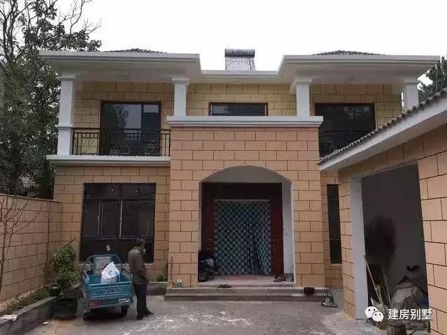 曬3棟兩層別墅完工的效果圖，同一個施工隊建的，風(fēng)格完全不同，你喜歡哪個呢