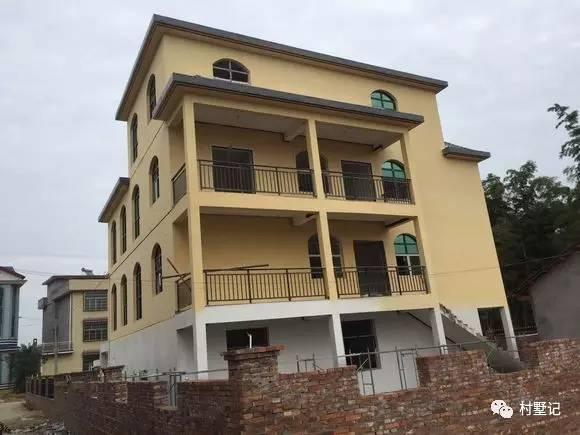 農(nóng)村自建三層別墅設(shè)計圖，戶型合理，居住舒適，讓你有一套屬于自己的房子