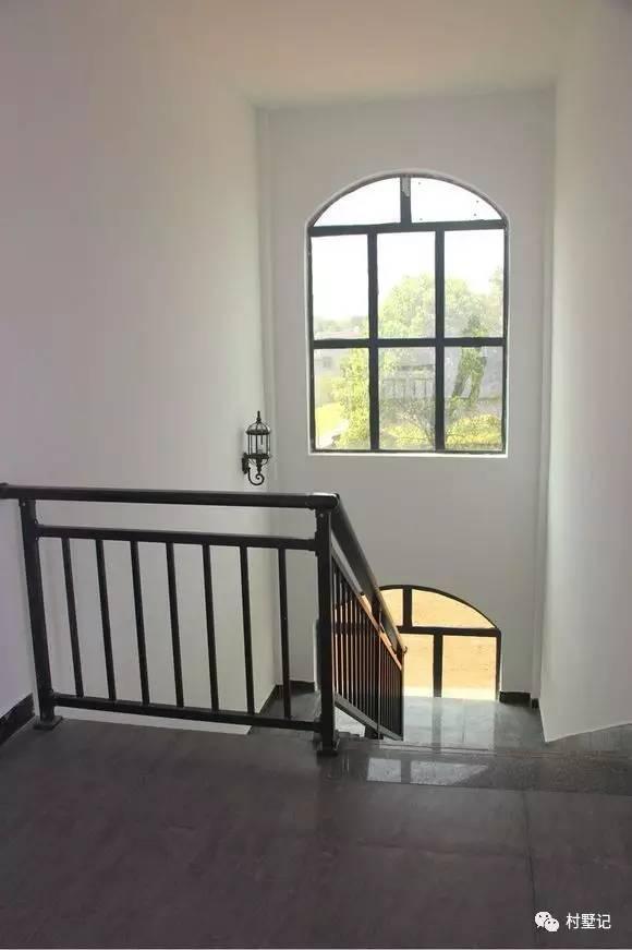 農(nóng)村自建三層別墅設(shè)計圖，戶型合理，居住舒適，讓你有一套屬于自己的房子