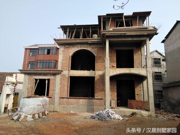 自建三層別墅，附平面設計圖，造價30萬左右，12X9.3米有露臺和院子