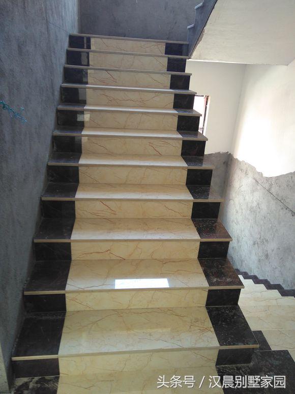 自建三層別墅，附平面設計圖，造價30萬左右，12X9.3米有露臺和院子