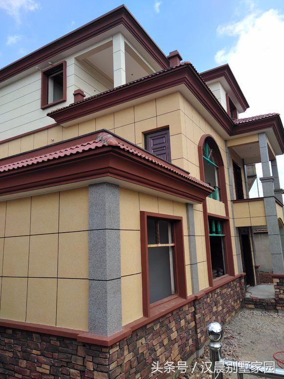 自建三層別墅，附平面設計圖，造價30萬左右，12X9.3米有露臺和院子