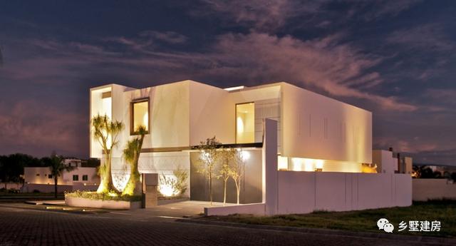 一款只需要20萬就能建起的農(nóng)村二層別墅，四室兩廳還有書房露臺加車庫，你不心動嗎？