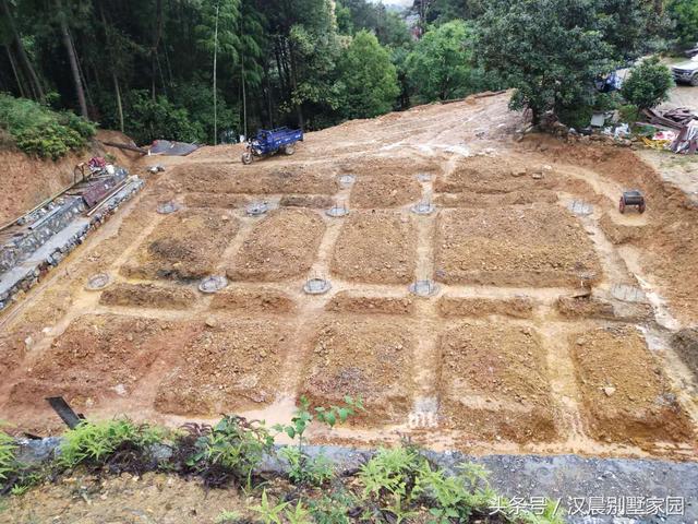 17.6米X15.6米歐式四層別墅設(shè)計(jì)圖，豪華大氣，帶大露臺(tái)+車庫(kù)，商住兩用