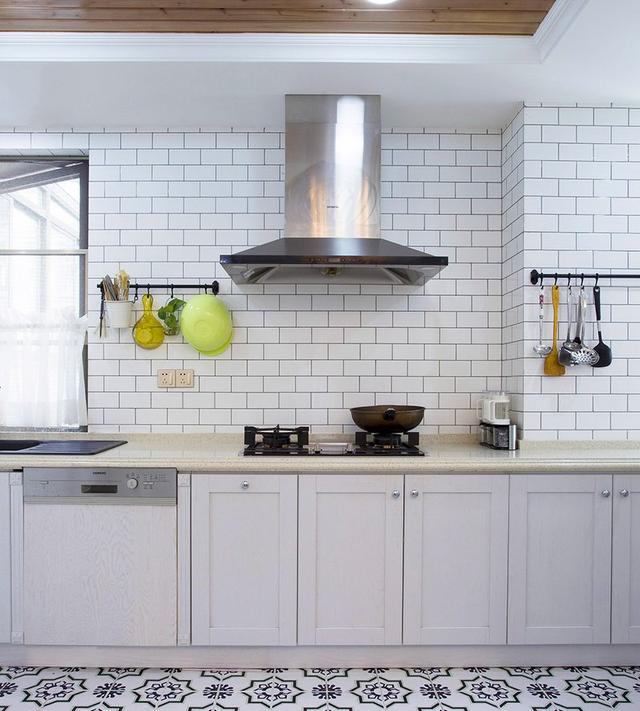 200平美式風(fēng)格裝修，特別喜歡家里的后花園，可以享受花開的好時(shí)光。