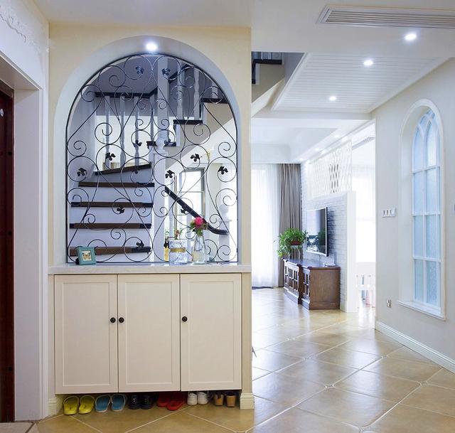 200平美式風(fēng)格裝修，特別喜歡家里的后花園，可以享受花開的好時(shí)光。