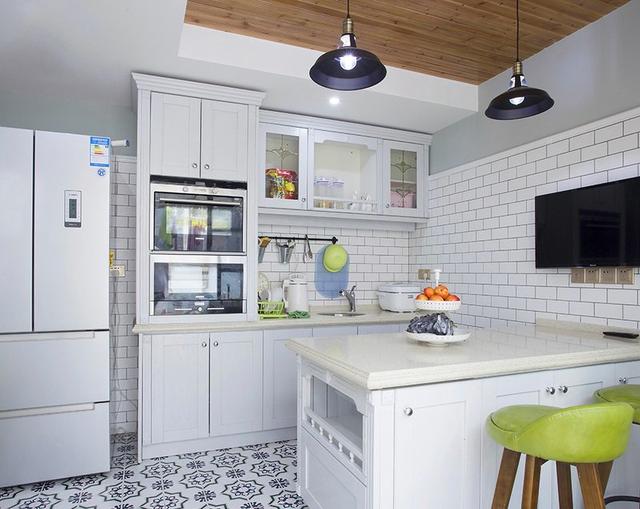 200平美式風(fēng)格裝修，特別喜歡家里的后花園，可以享受花開的好時(shí)光。