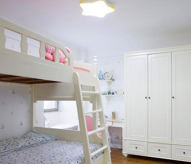 200平美式風(fēng)格裝修，特別喜歡家里的后花園，可以享受花開的好時(shí)光。