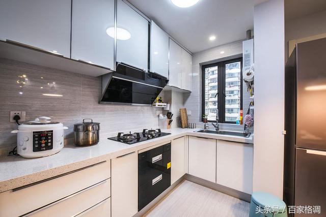 90后用92平裝修成現(xiàn)代簡(jiǎn)約風(fēng)格，花費(fèi)了10萬(wàn)，閨蜜看了都舍不得走。