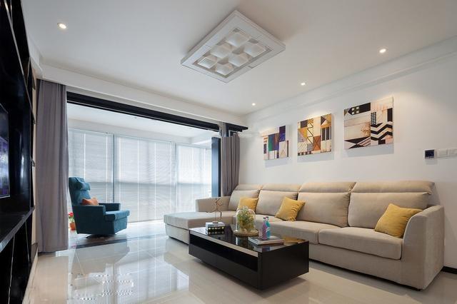 140平用15萬裝修，色彩搭配簡潔明亮，我覺得一點也不虧。