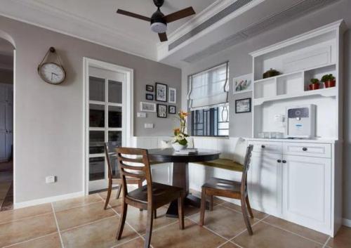 老公堅持用30萬裝修房子，設計風格是簡約和地中海的混搭，效果特別好，飄窗最為亮點