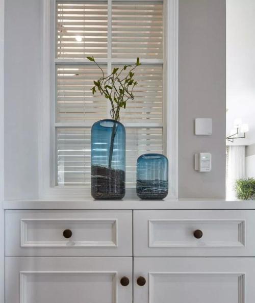 老公堅持用30萬裝修房子，設計風格是簡約和地中海的混搭，效果特別好，飄窗最為亮點