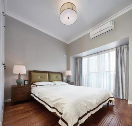 老公堅持用30萬裝修房子，設計風格是簡約和地中海的混搭，效果特別好，飄窗最為亮點