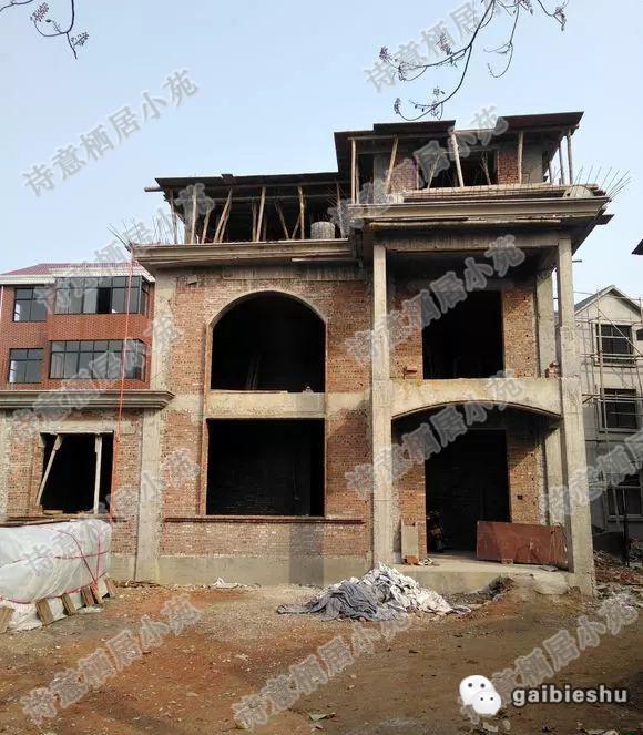 三層新農(nóng)村住宅設(shè)計(jì)圖，占地100平，采用框架結(jié)構(gòu)，主體造價(jià)30萬，附有建成效果圖