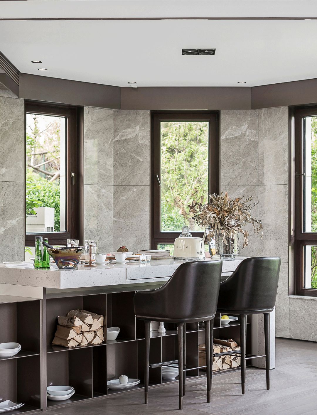 高級灰別墅設計，自然流露的優(yōu)雅范兒！