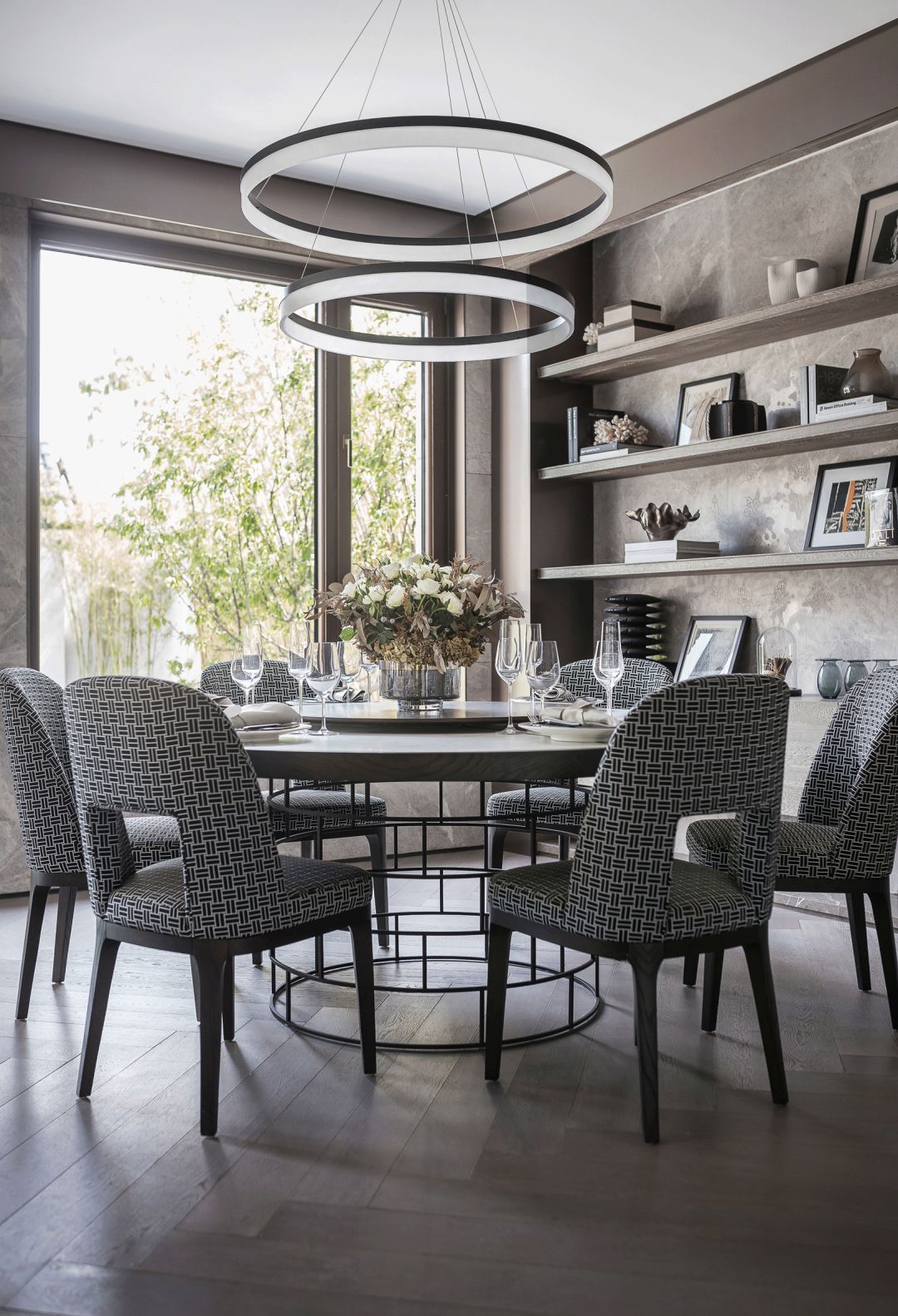 高級灰別墅設計，自然流露的優(yōu)雅范兒！