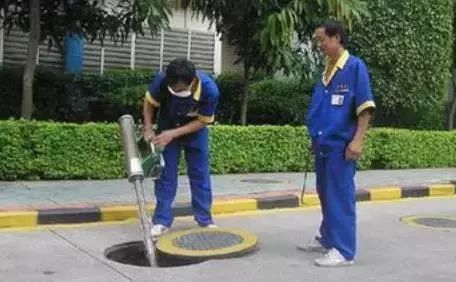 房屋下水管道滲水、漏水、被堵返水，業(yè)主到底該找誰？誰負責？咋處理？